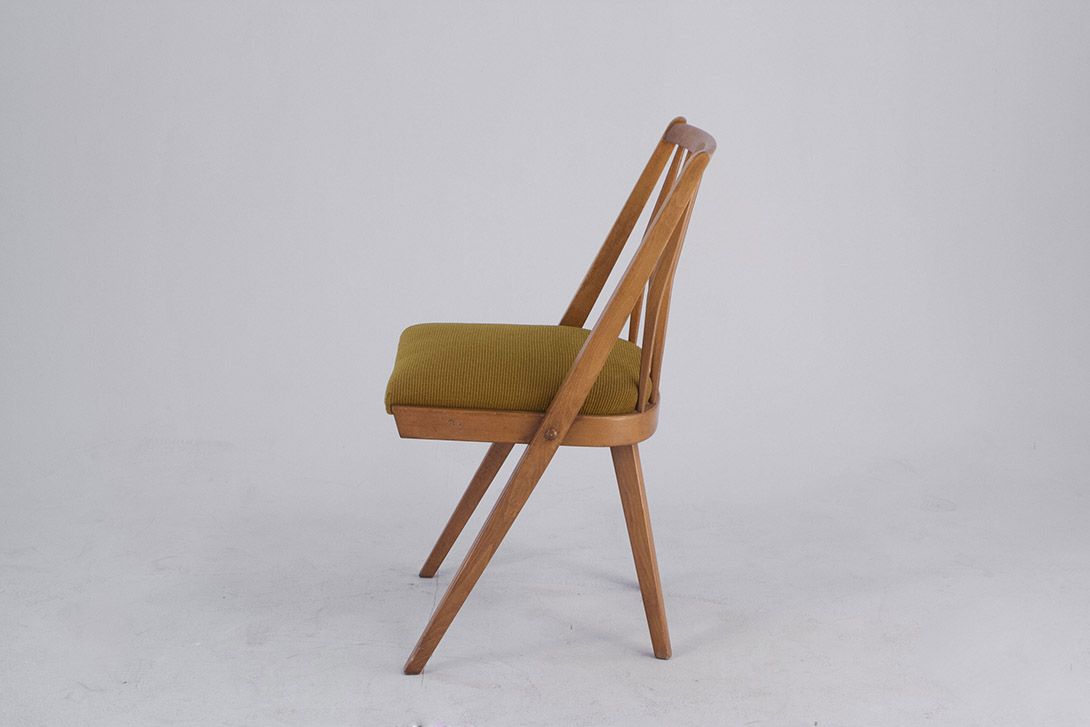Foto GDR Dining Chair with Green Upholstery