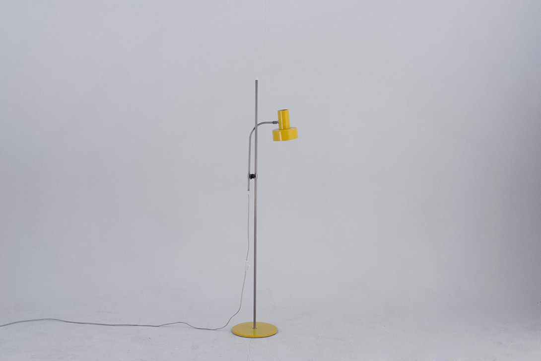 Foto Yellow Metal Floor Lamp Berlin 1970 h165
