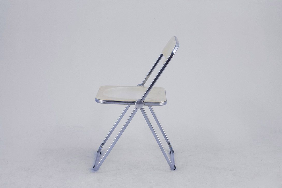 Foto Stained White Plia Folding Chair by Piretti for Castelli