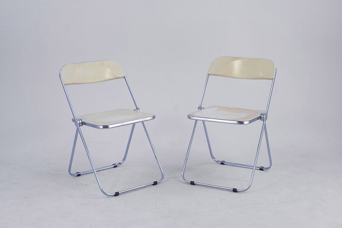 Foto Stained White Plia Folding Chair by Piretti for Castelli