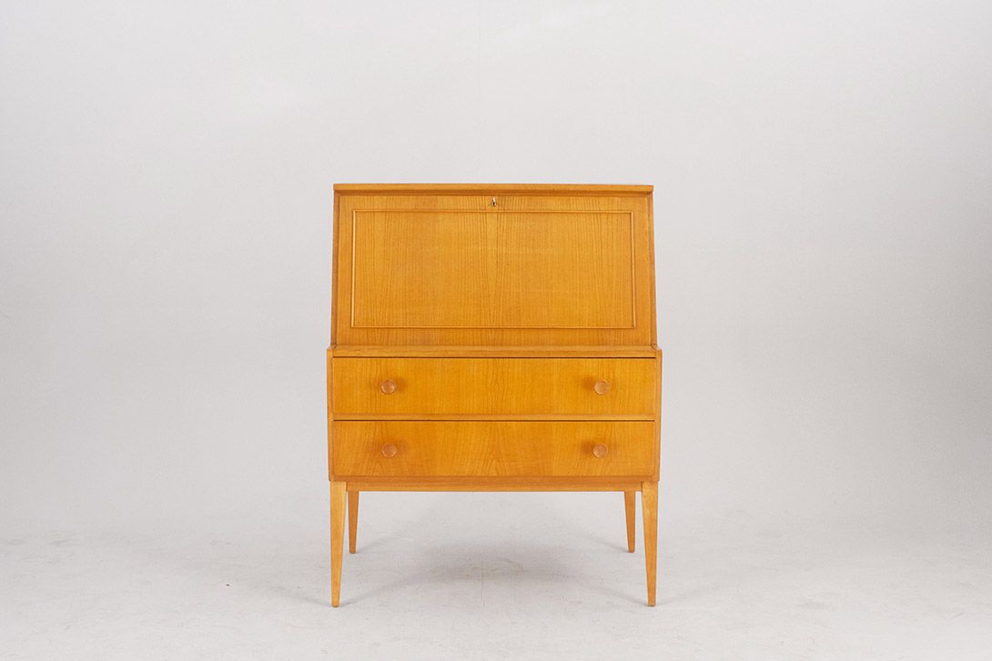 Foto Wooden Secretary with Two Drawers