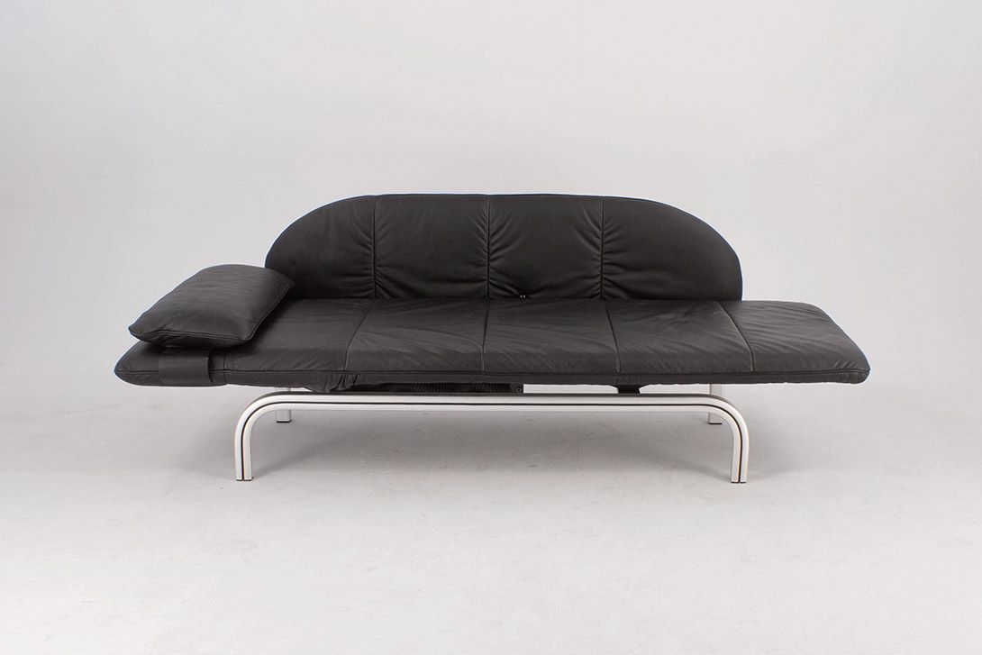 Foto Black Leather Day Bed Adjustable