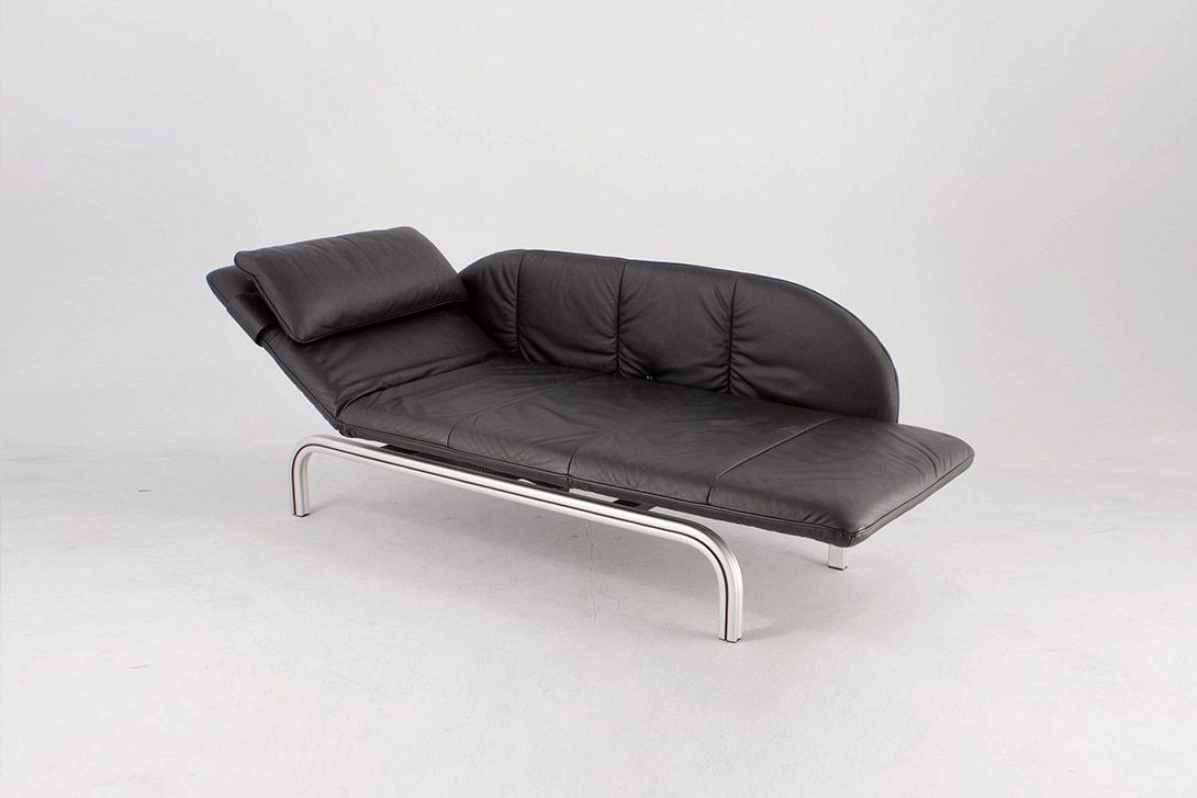 Foto Black Leather Day Bed Adjustable