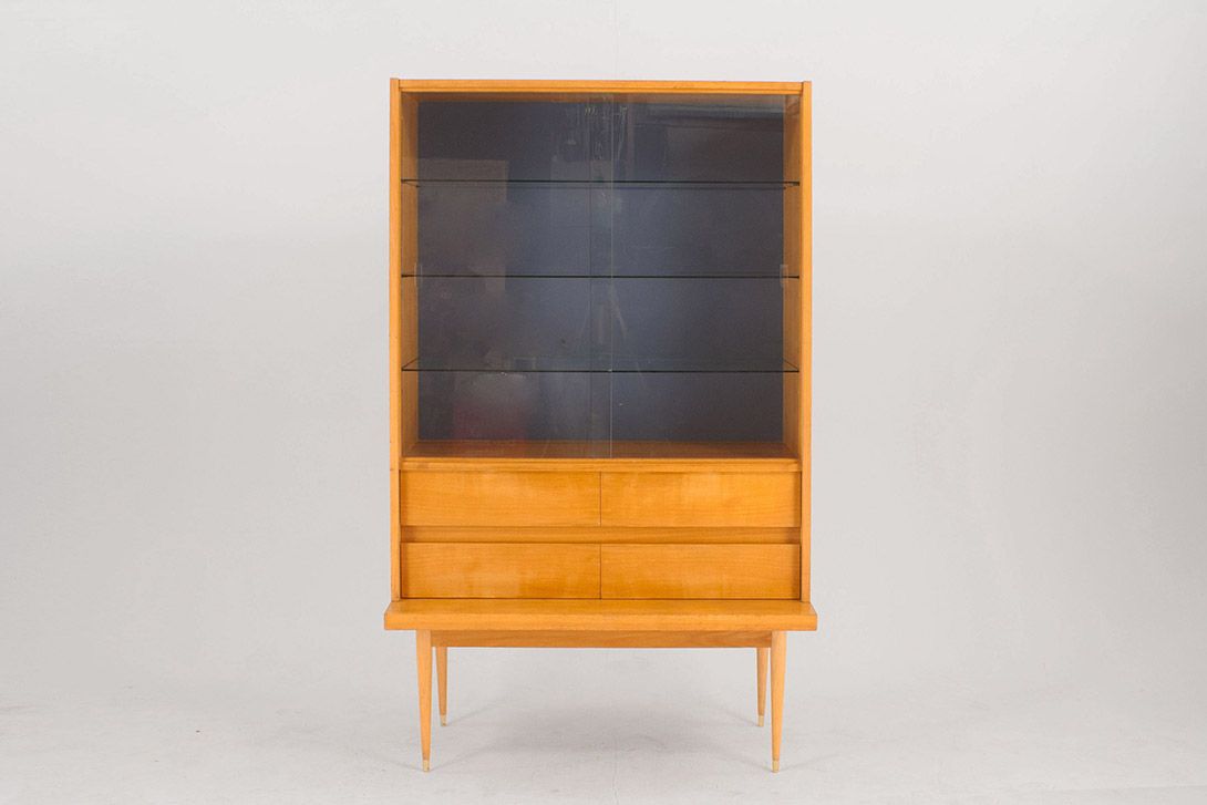 Foto Cherrywood Cabinet with Glass Doors Germany h160