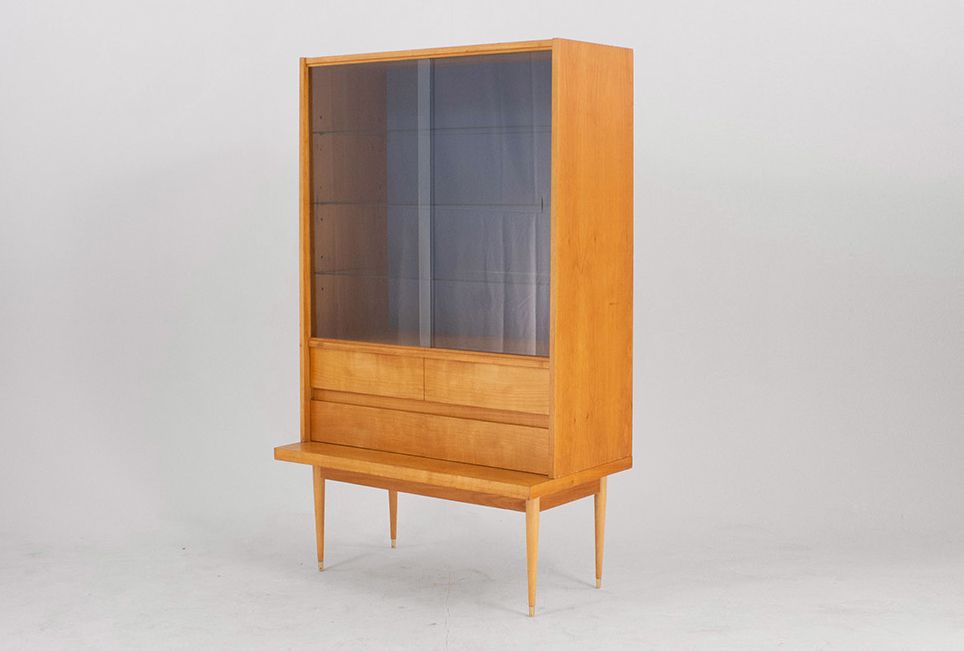 Foto Cherrywood Cabinet with Glass Doors Germany h160