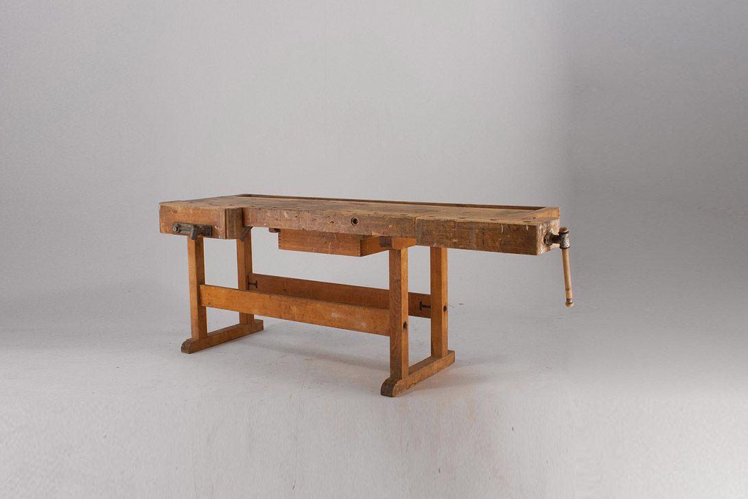 Foto Workbench with missing Pieces Germany 1955 h84x220x85