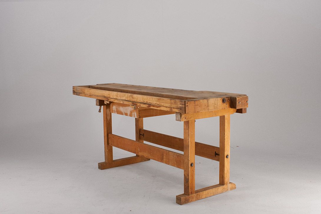 Foto Workbench with missing Pieces Germany 1955 h84x220x85
