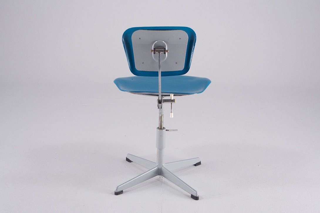 Foto Plastic Workshop Chair Blue //