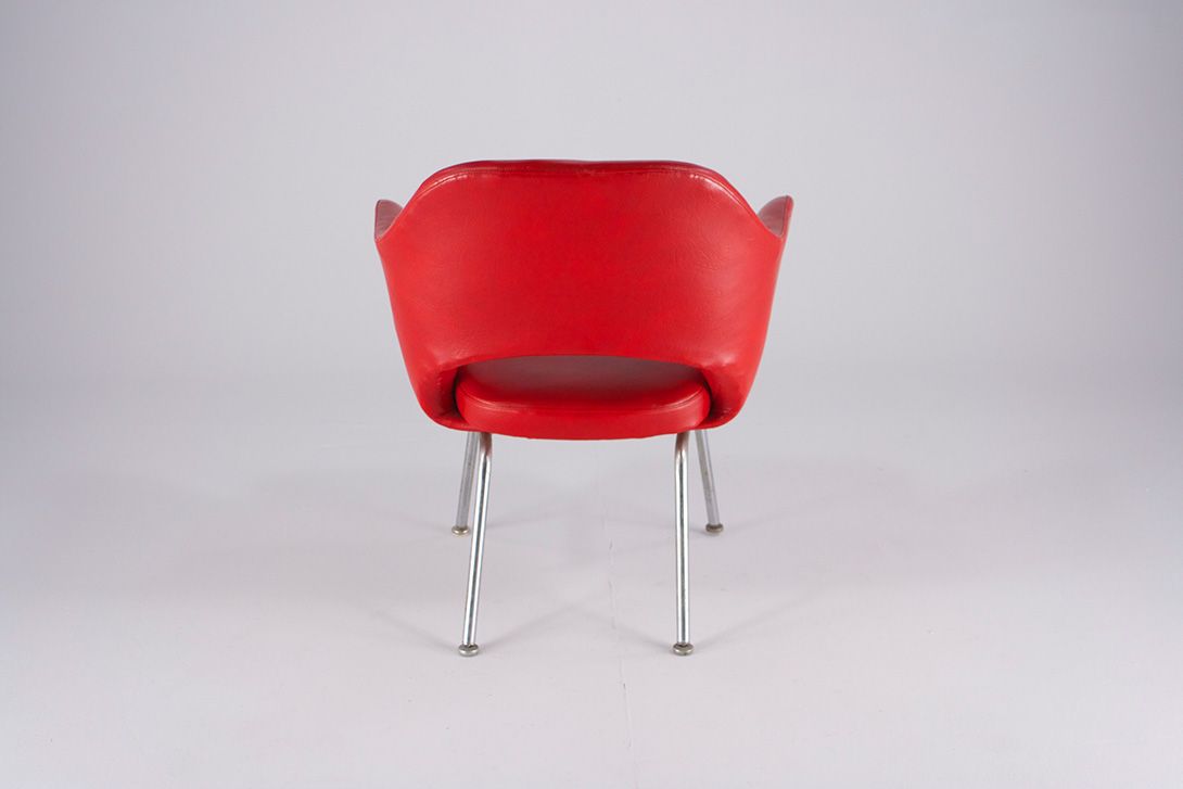 Foto Red Saarinen Leather Executive Armchair