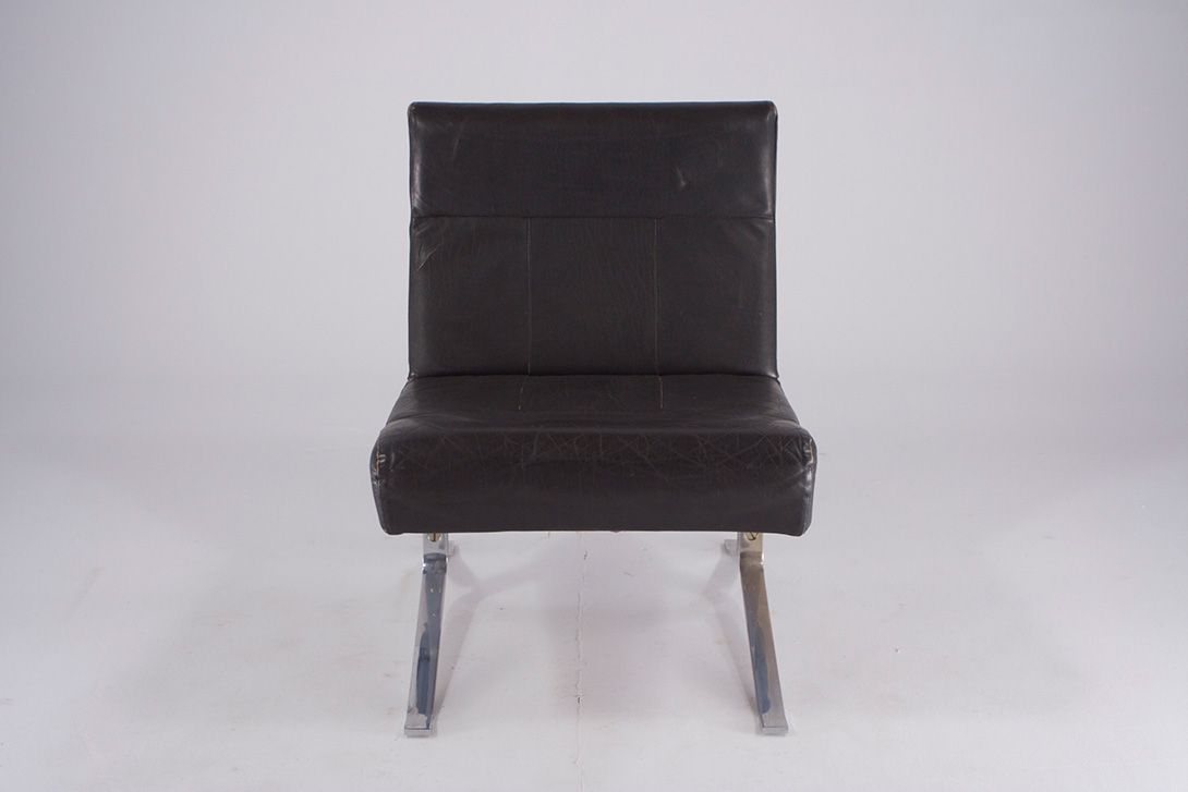 Foto Airport Lounge Black Leather Chair GDR 1975