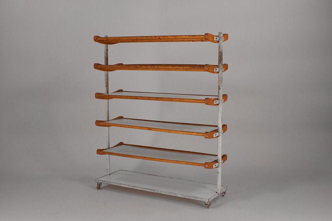Foto Cobblers Shelf on Wheels Berlin 1935 h142x120x42