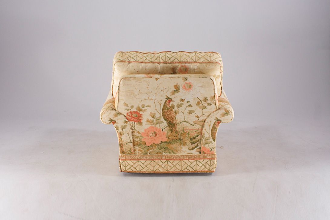 Foto Floral Embroidered Armchair England 1950
