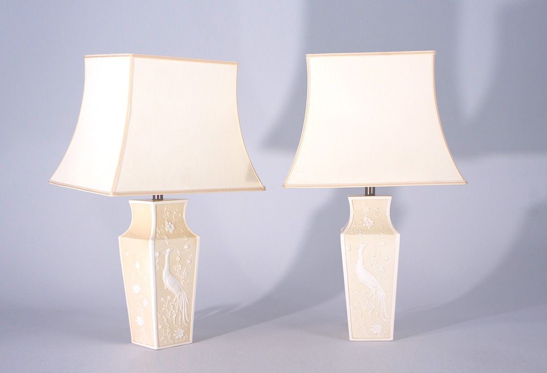 Foto Ceramic Table Lamp Peacock Creme White h84