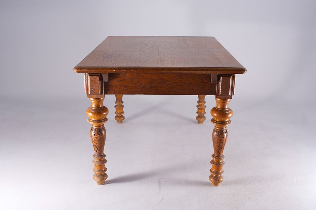 Foto Extendable Leg Detailed Wooden Table h80x100x150