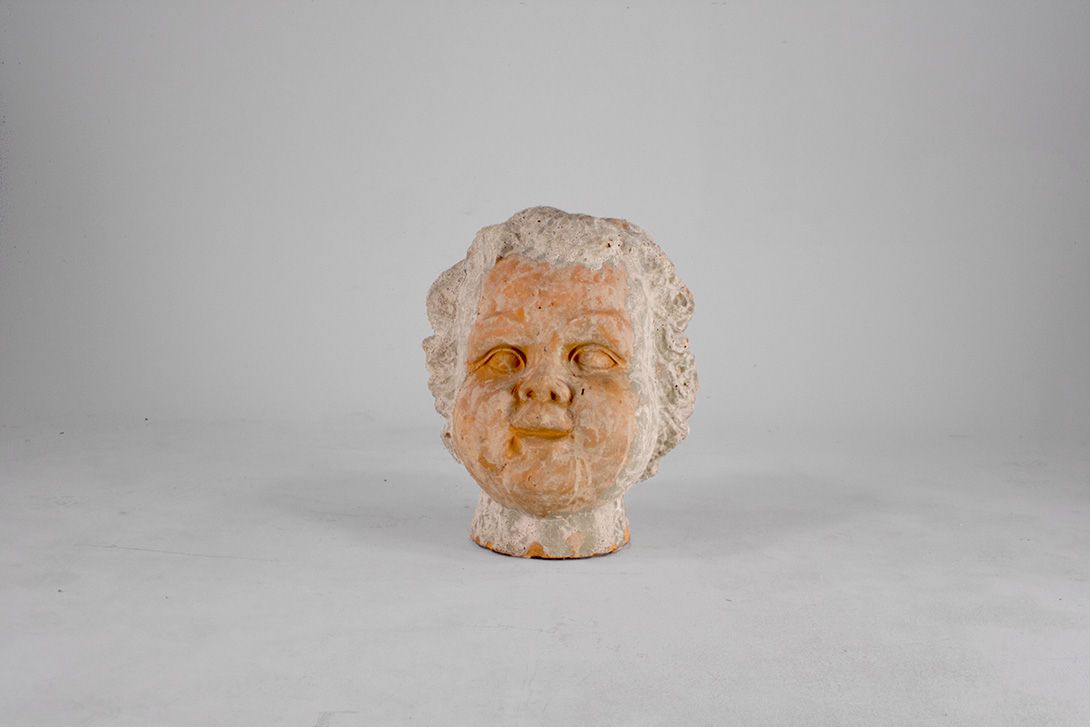 Foto Baby Face Antique Porcelain Sculpture