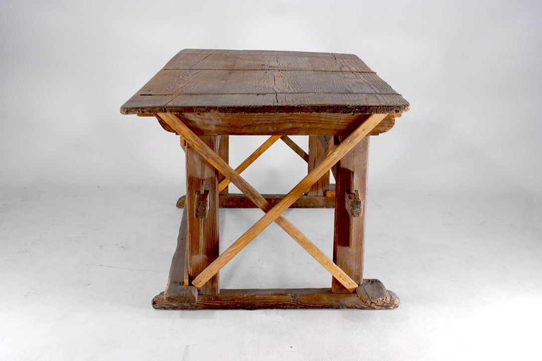 Foto Massive Wooden Rustic Garden Table h82x170x95