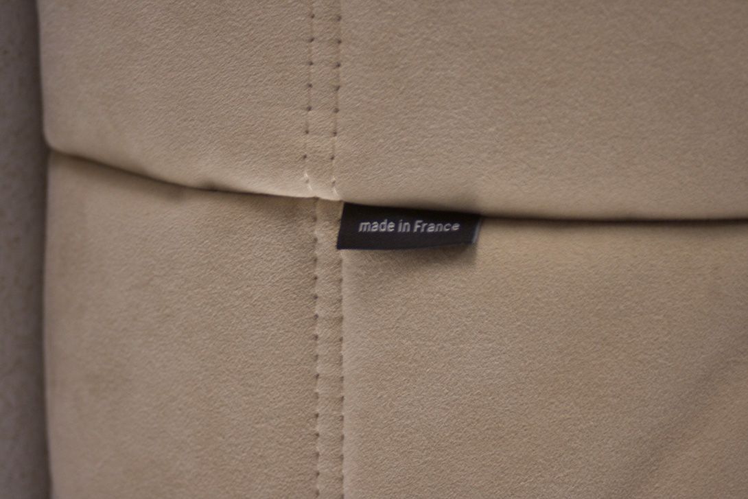 Foto Beige Suede Ligne Roset Sofa Togo