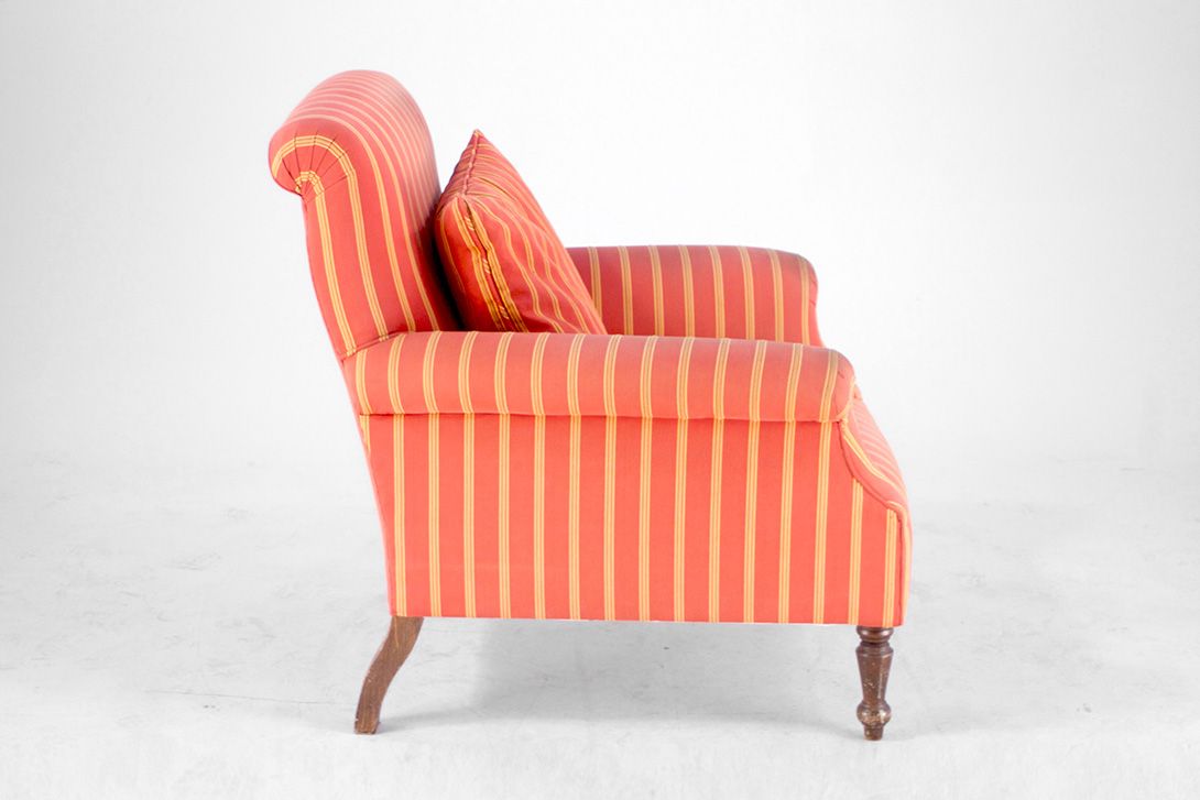 Foto Old Striped Warm Toned Armchair h87x80x90