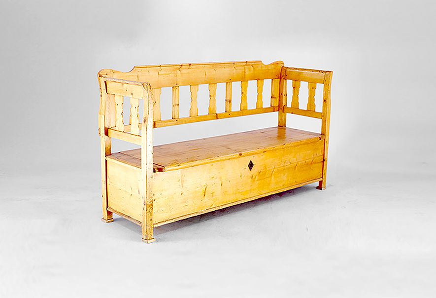 Foto Hidden Storage Space Wooden Bench