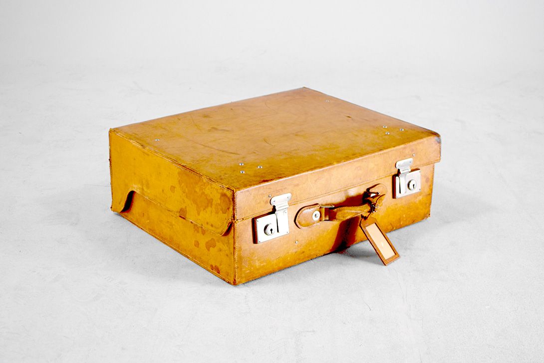 Foto Old Leather Caramel Suitcase