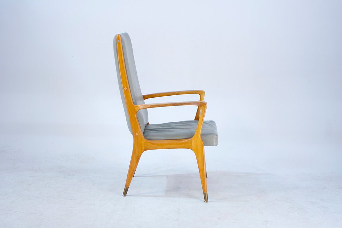 Foto Wooden Armchair with Leather Backrest/Seat Germany 1956