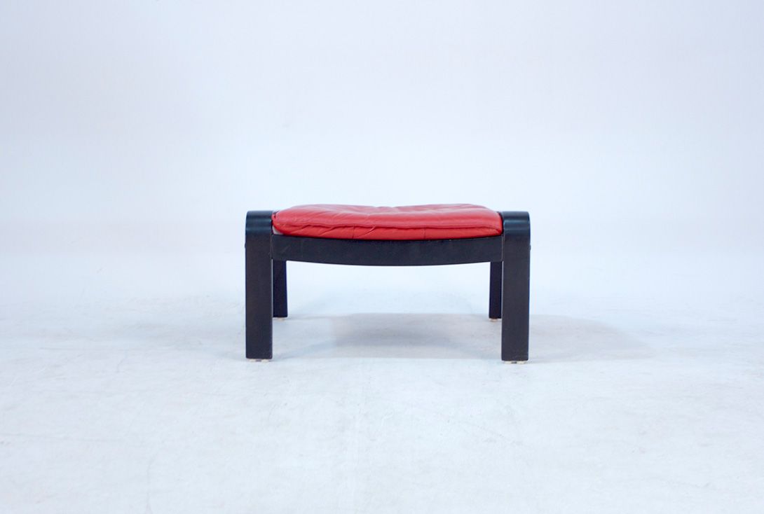 Foto Deep Red Memphis Leather Polhem Footrest by Tord Björklund for Ikea 1982