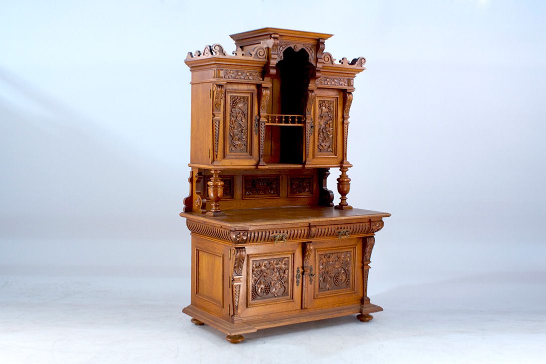Foto Belgian Wooden Buffet Cabinet 1890