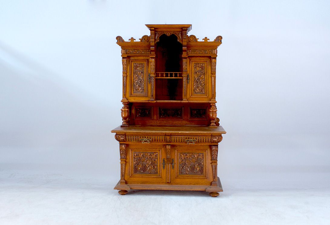 Foto Belgian Wooden Buffet Cabinet 1890