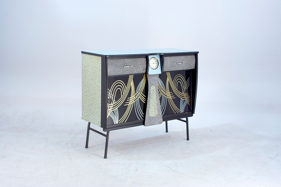 Foto Sideboard Italy with Integrated Clock 1955 w108