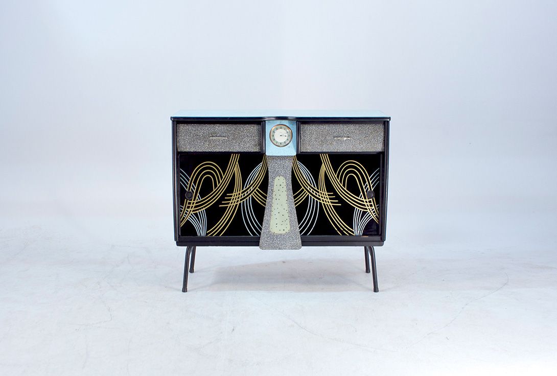 Foto Sideboard Italy with Integrated Clock 1955 w108
