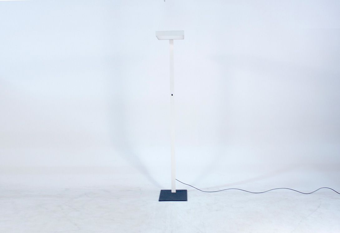 Foto Rectangular Floor Lamp Memphis Germany 1982 h193 B2