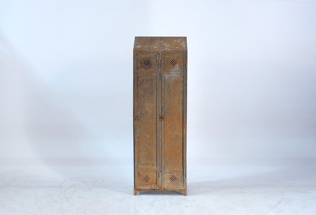 Foto Old Rusted Industrial Locker Germany 1930