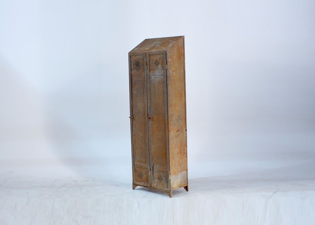 Foto Old Rusted Industrial Locker Germany 1930