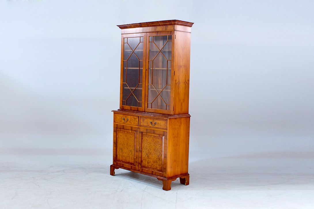 Foto Wooden Showcase Cabinet h223x46x114