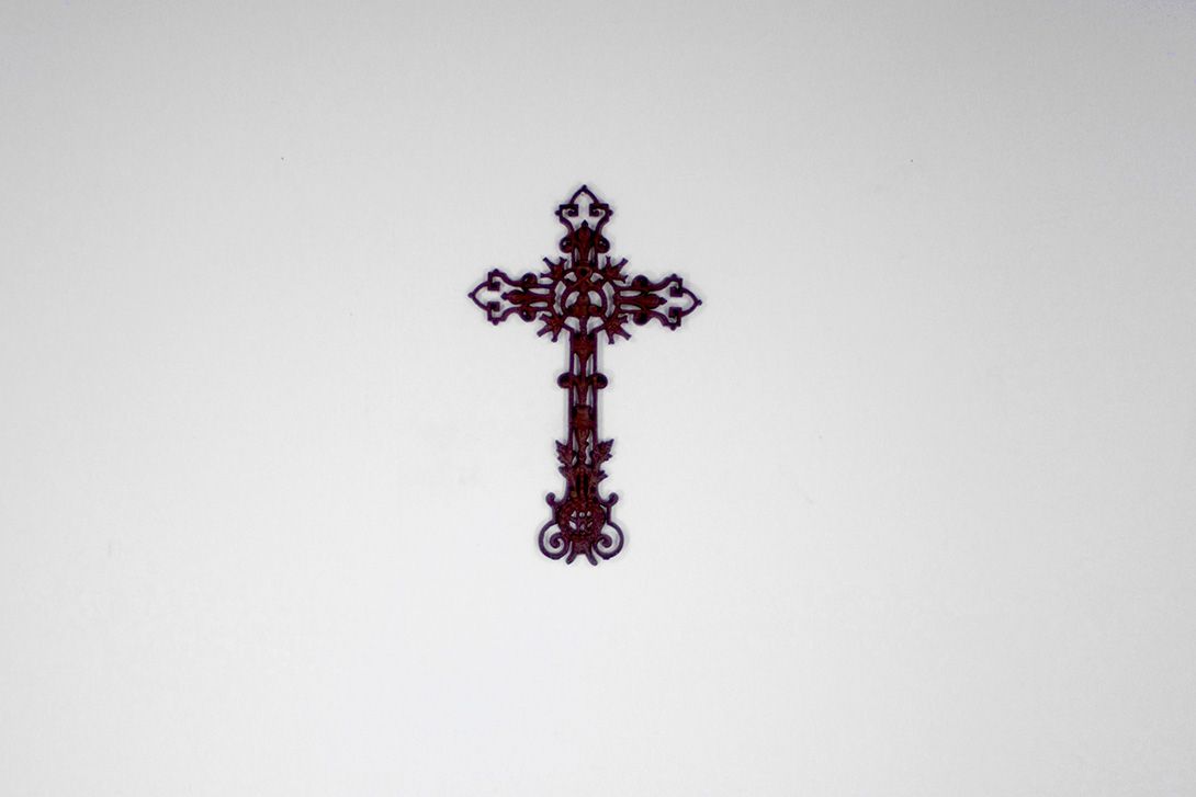 Foto Old Metal Wall Cross