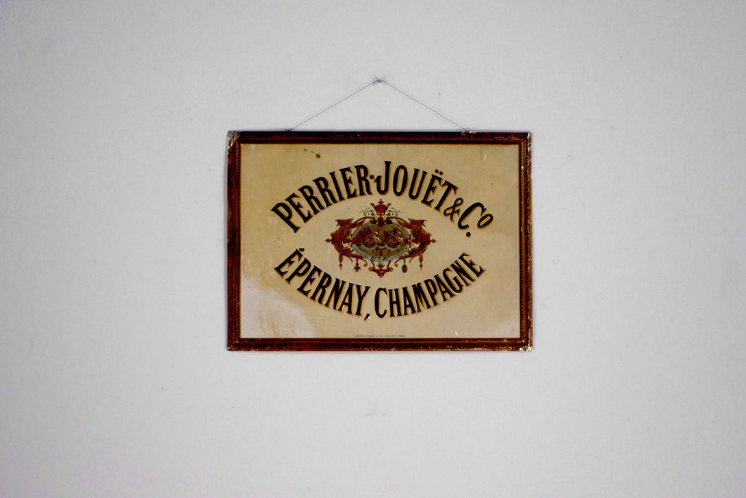Foto Perrier Jouet Champagne Enamel Metal Sign 22E4