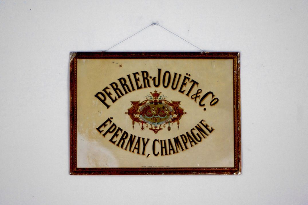 Foto Perrier Jouet Champagne Enamel Metal Sign 22E4