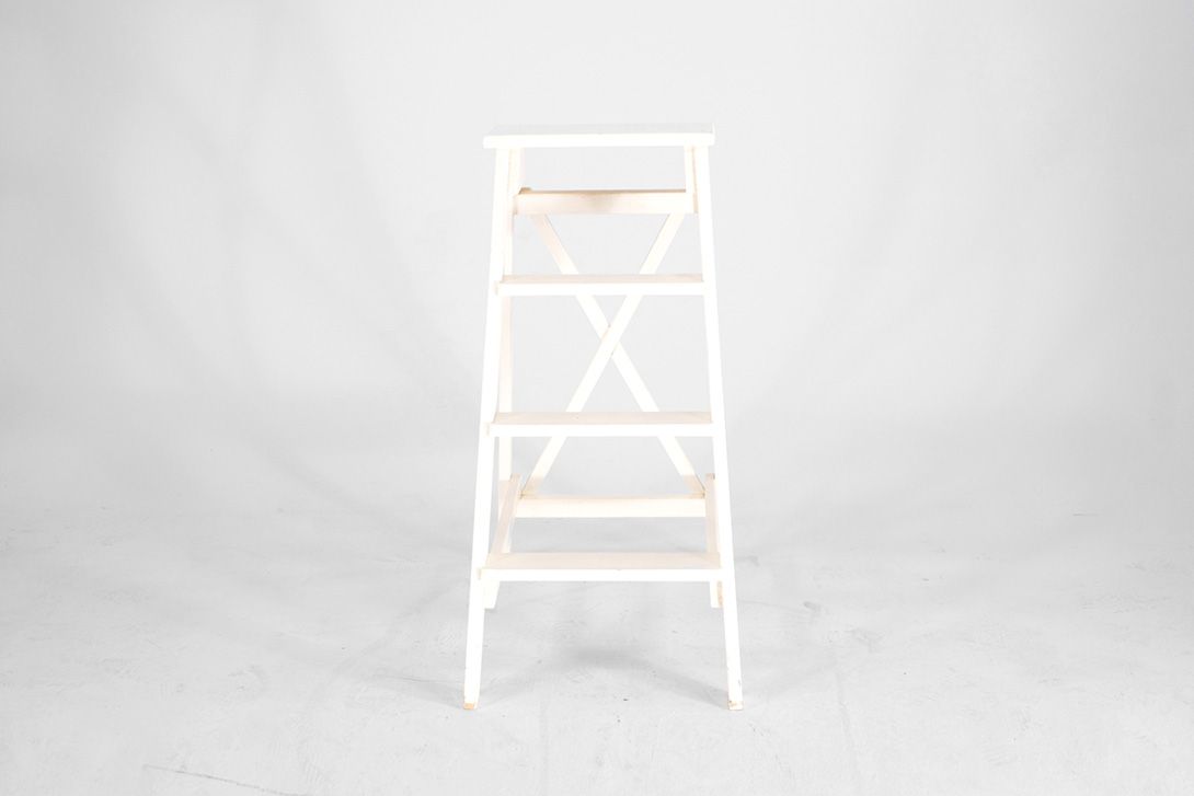 Foto White Wooden Ladder