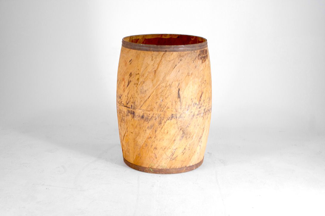 Foto Old Thin Wooden Barrel