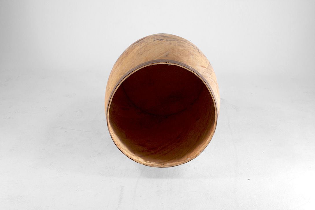 Foto Old Thin Wooden Barrel