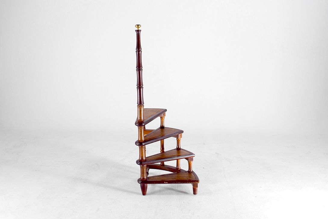 Foto Antique Wooden Curved Library Ladder h111x40x55