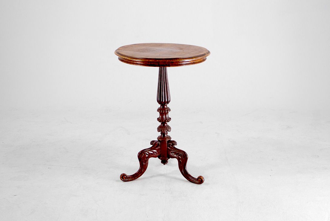 Foto Wooden Rustic Side Table Berlin 1890 h70x45