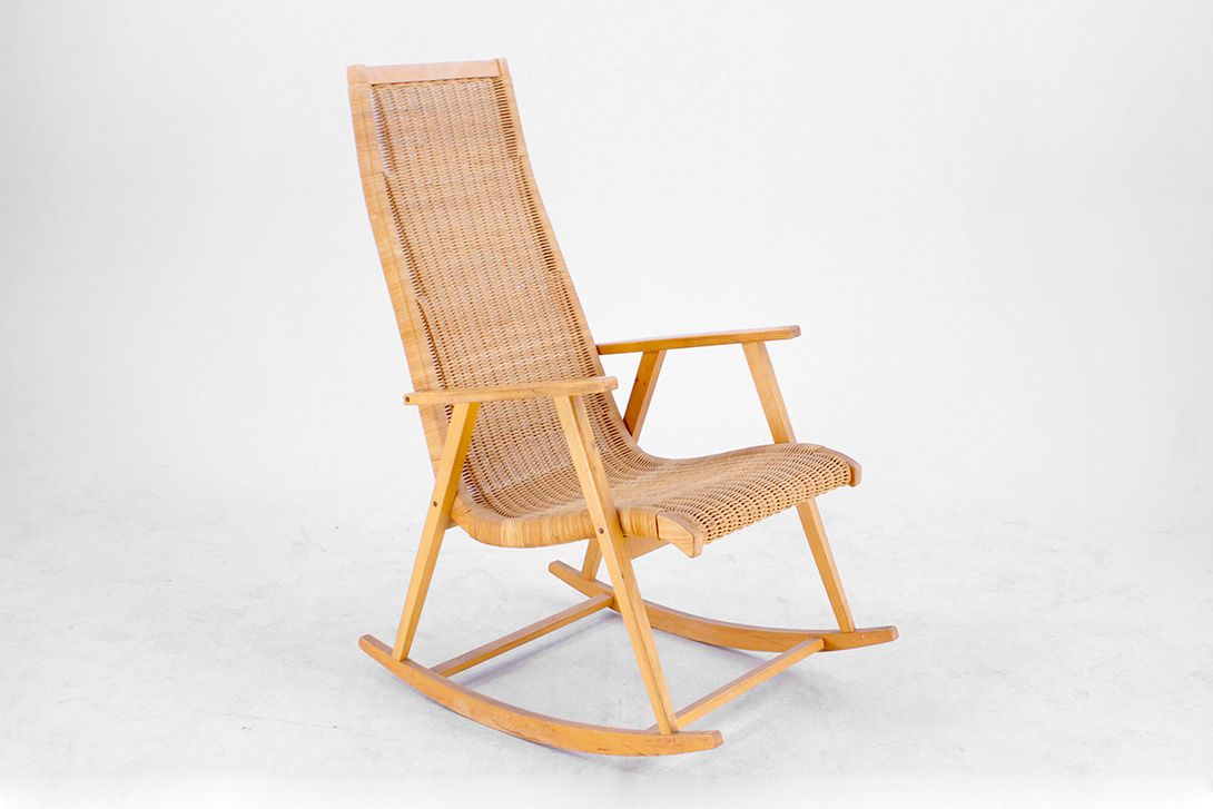 Foto Wooden Rocker Relaxing Armchair