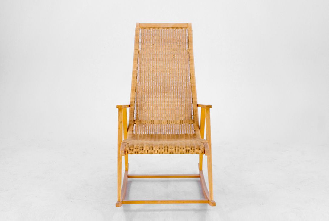 Foto Wooden Rocker Relaxing Armchair