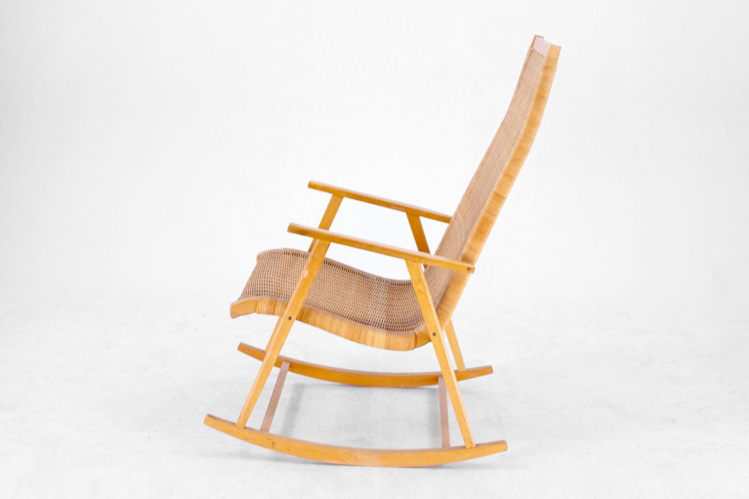Foto Wooden Rocker Relaxing Armchair