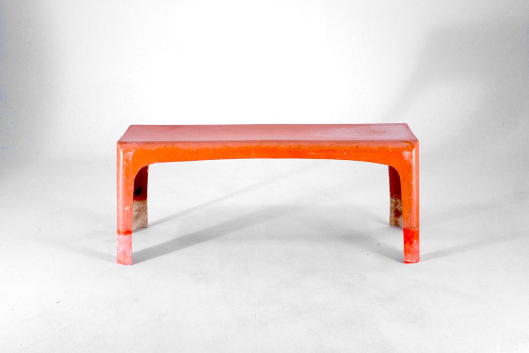 Foto Red Plastic Industrial Bench