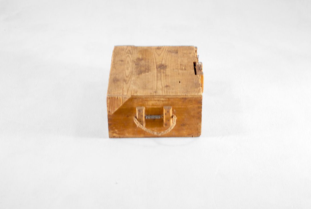 Foto Antique Wooden Storage Box