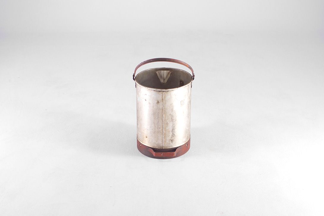 Foto Antique Metal Pitcher Can Silver