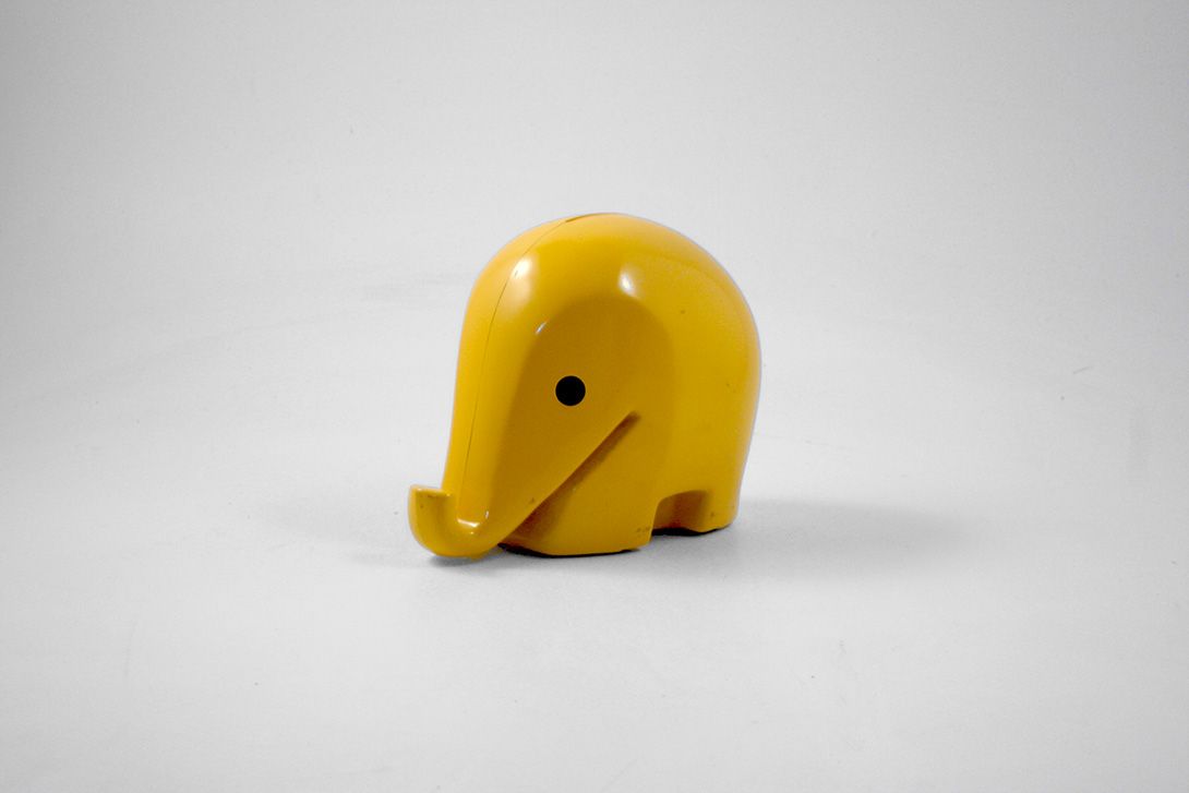 Foto Yellow Elephant Coin Bank