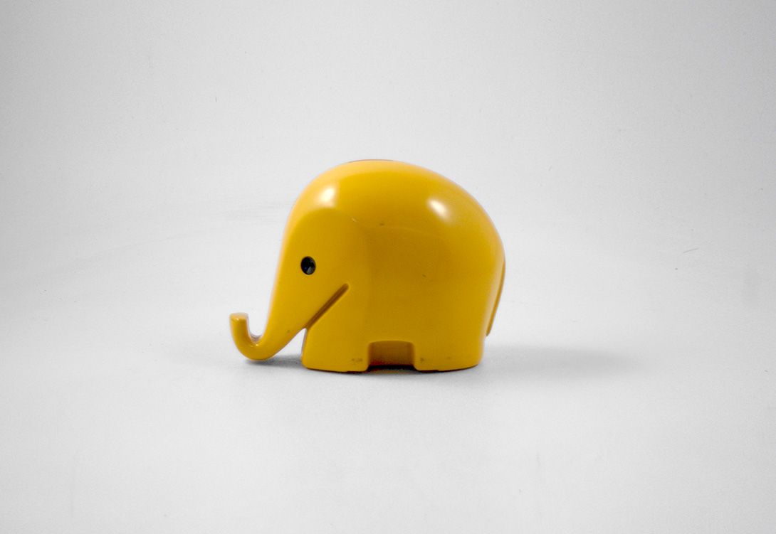Foto Yellow Elephant Coin Bank